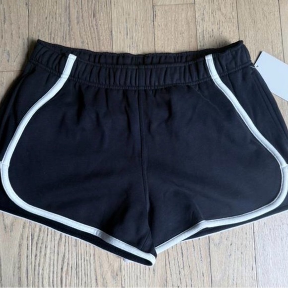 lululemon athletica Pants - Lululemon Scuba MR Oversized Short 3” - NWT